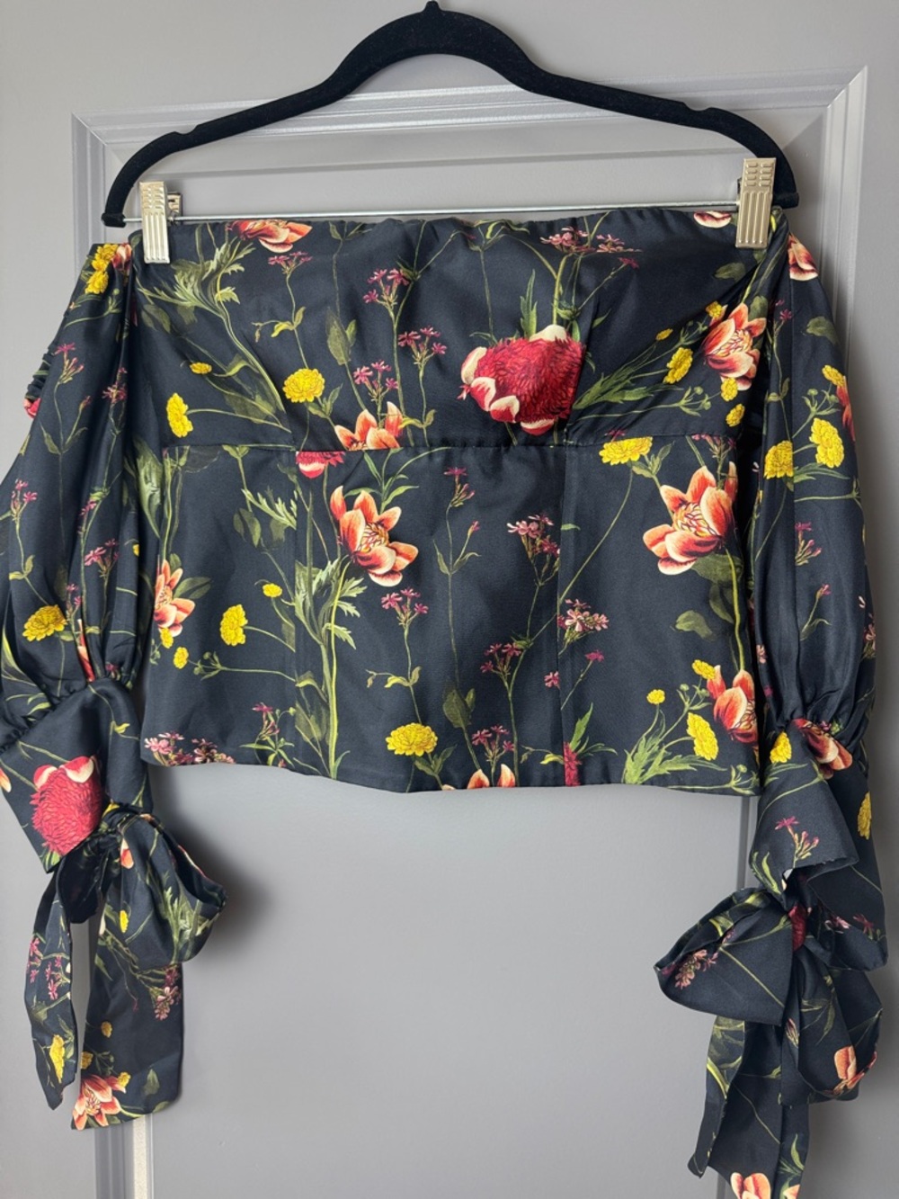 Mother of Pearl London Floral Off Shoulder Crop Top Tie Sleeve Black Multicolor